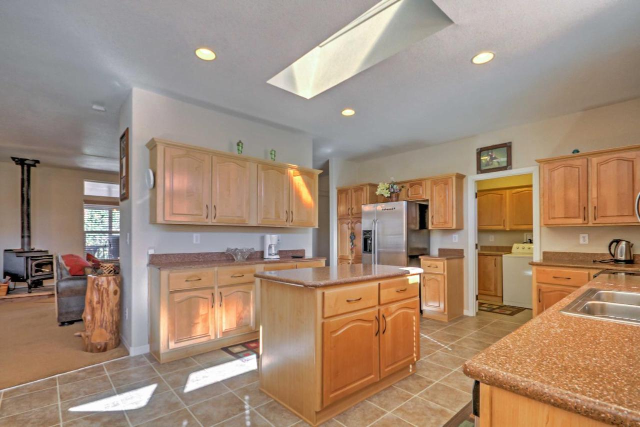 Beautiful Kanab Home With Yard - Walk To Restaurants ภายนอก รูปภาพ